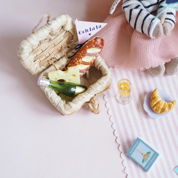 Miniature Picnic Basket and Blanket