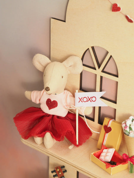 Miniature XOXO Flag